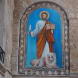 Andando nello specifico, notiamo come la figura di San Marco sia stata notevolmente cambiata. �Per realizzarla - dice il pittor - ho condotto una ricerca sul volto pi� comune del santo veneziano, raffigurandolo con barba e capelli castani...
